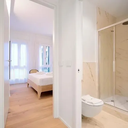 Repubblica Iii-hosted By Sweetstay Apartament Mediolan